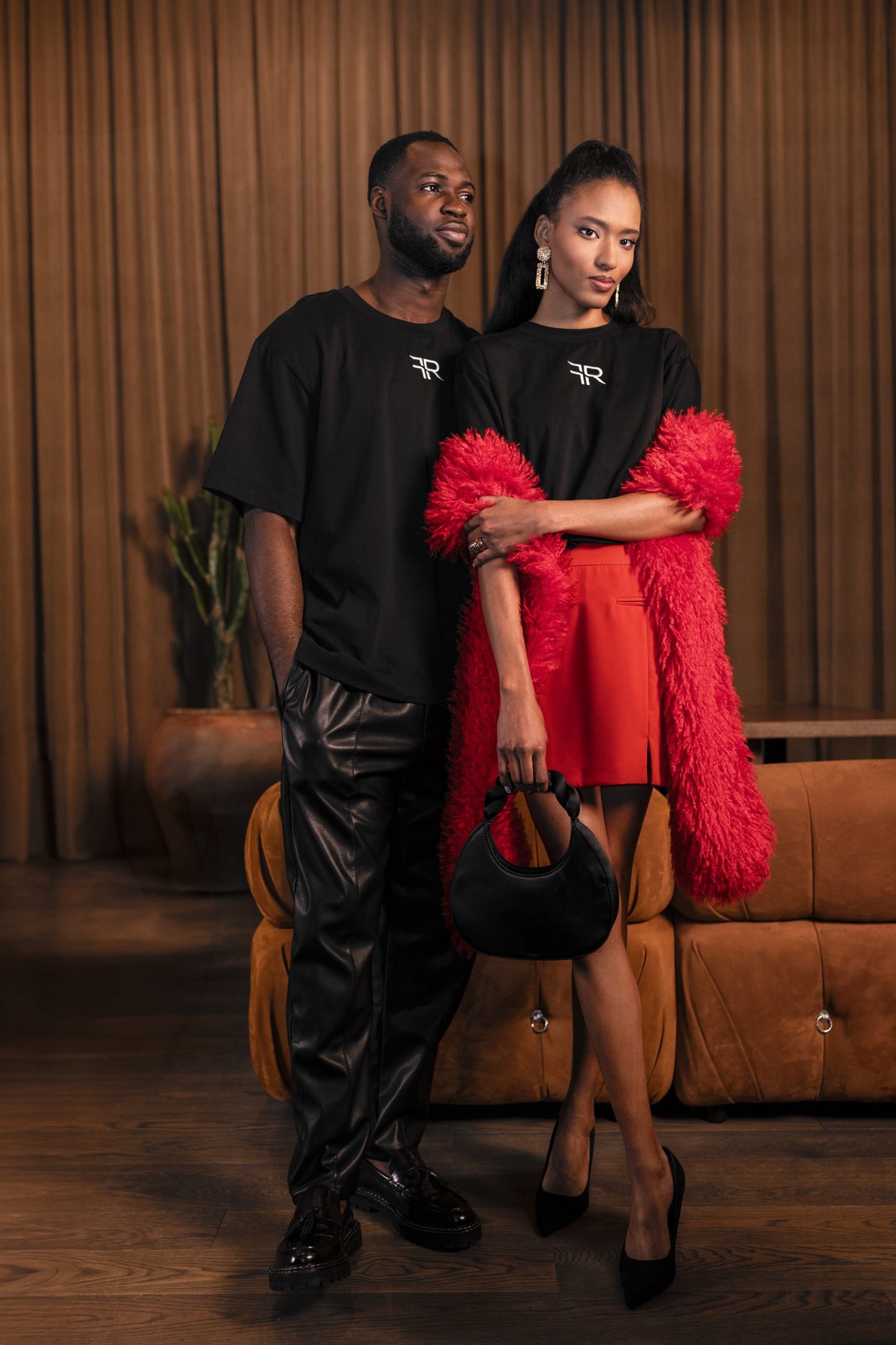 close to the embroidered FREISI logo