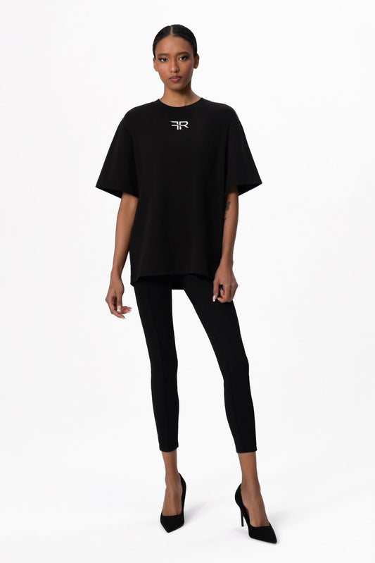 close to the embroidered FREISI logo