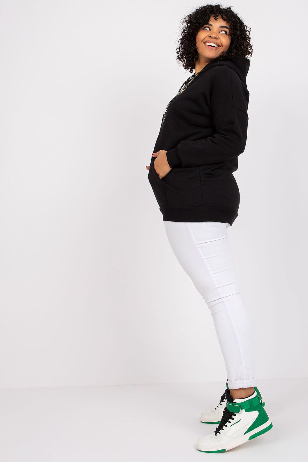Long Sleeves Hooded Sweatshirt with Zipper in Black