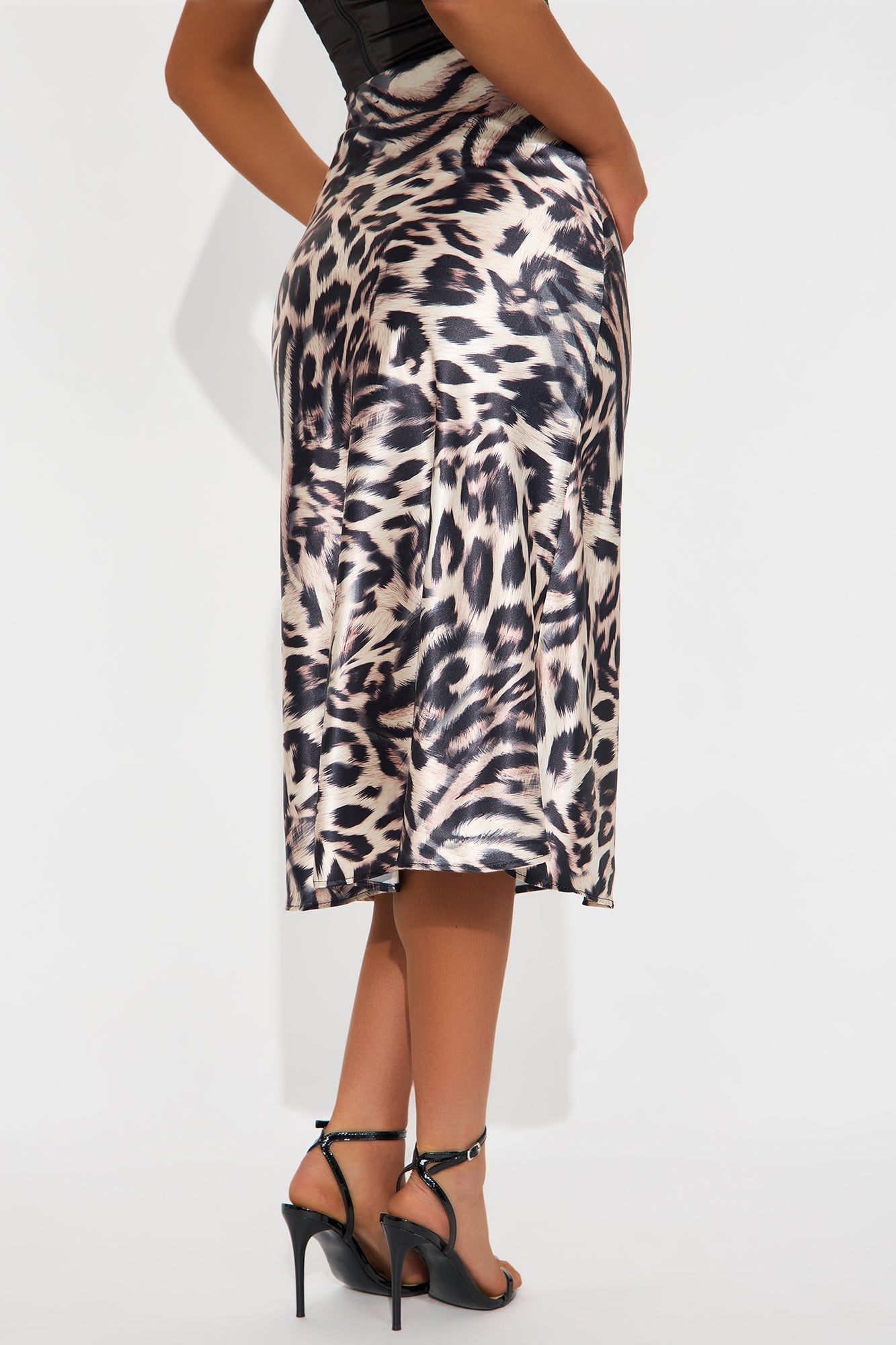 https://cdn.shopify.com/s/files/1/0293/9277/files/01-24-25_S8_6_ZDM5170MDLEOPARD1_Blackcombo_RA_DO_09-16-10_30840_MH_PXF.jpg?v=1738863511