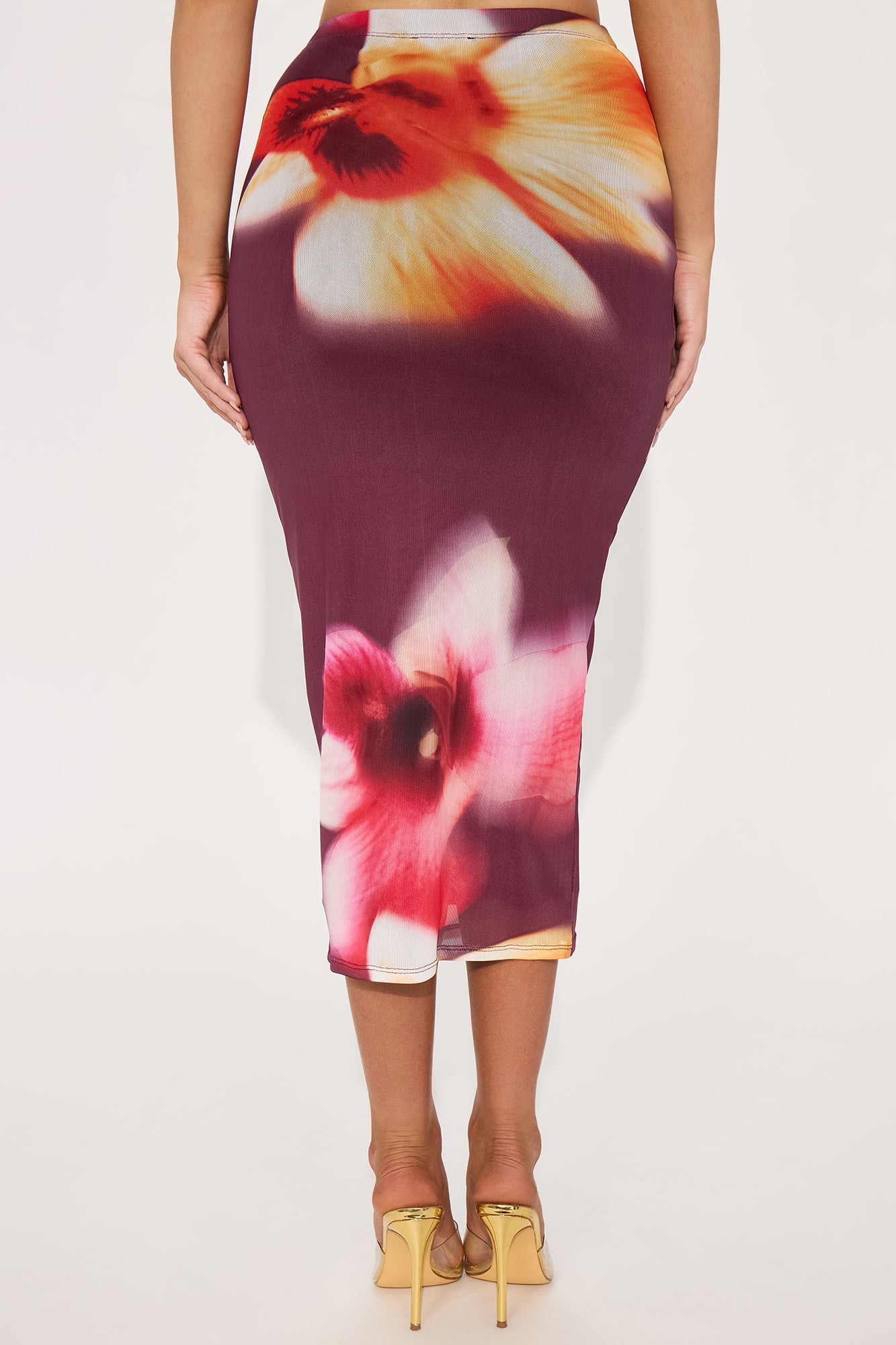 https://cdn.shopify.com/s/files/1/0293/9277/files/02-19-25_S9_58_ZDM5697FLORAL5_MultiColor_TK_DO_14-33-46_36861_MH_PXF.jpg?v=1740700279