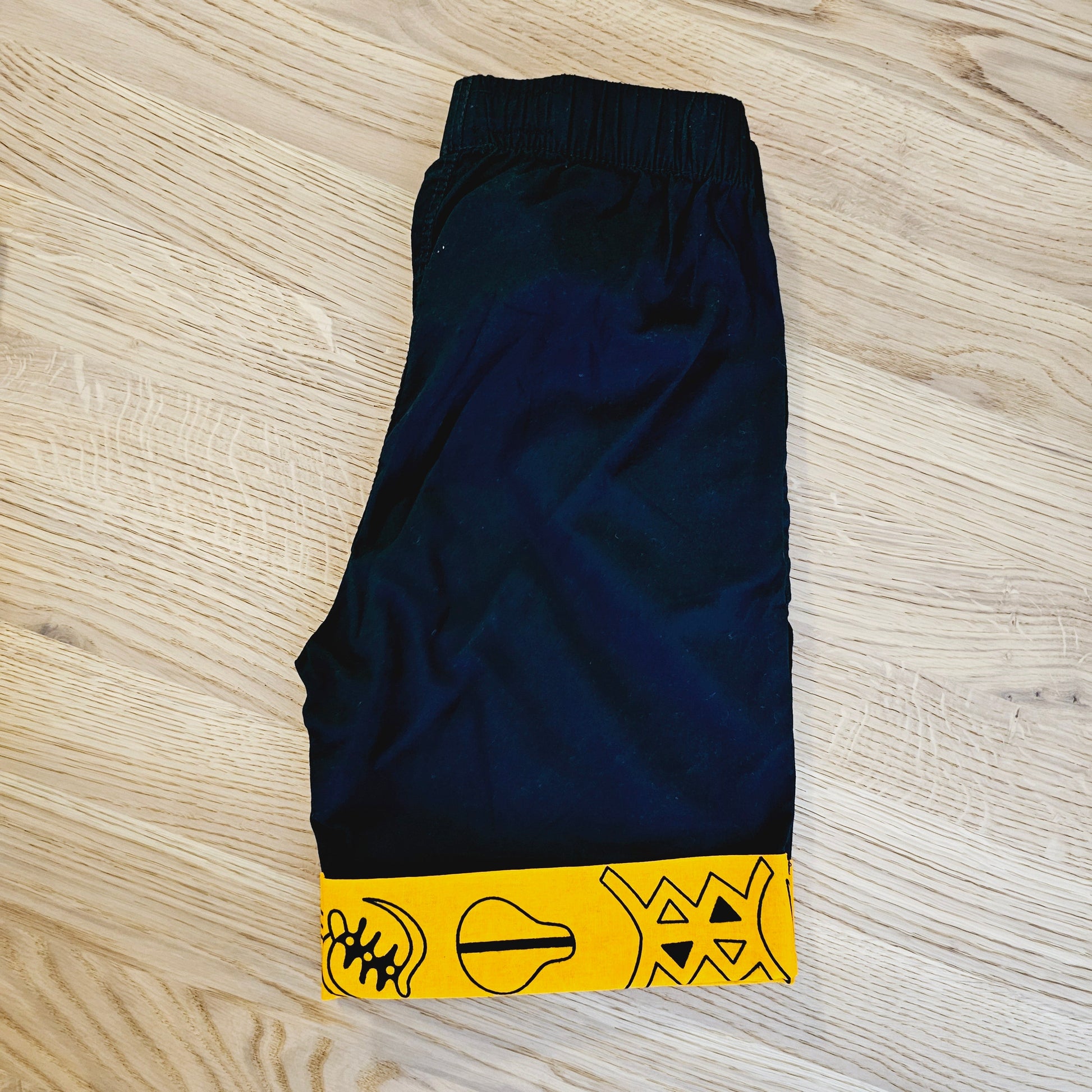 T-shirt and Cotton Pull Up Shorts Set with African Print Detail..-2