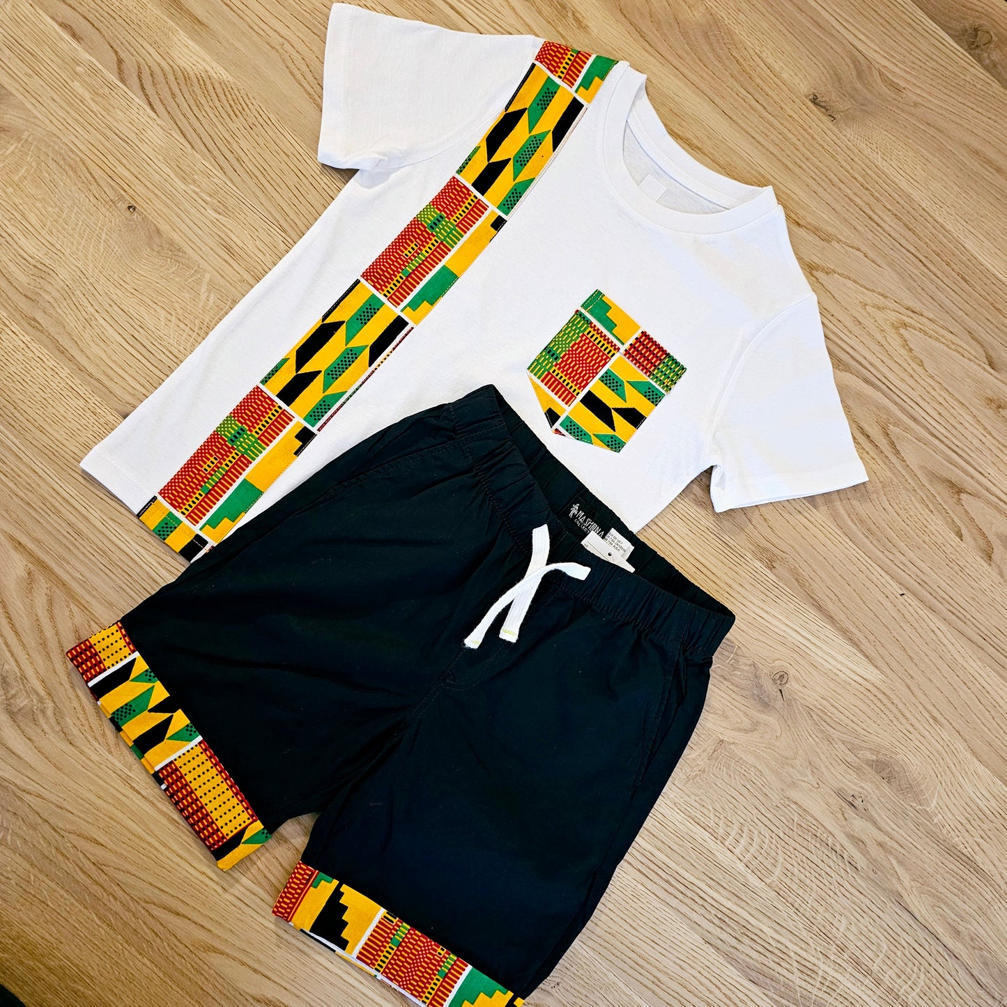T-shirt and Cotton Pull Up Shorts Set with African Print Detail..-4