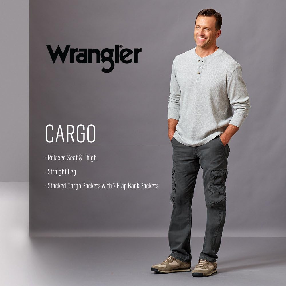 Wrangler Authentics Men&#39;s Premium Relaxed Fit Straight Leg Cargo Pant