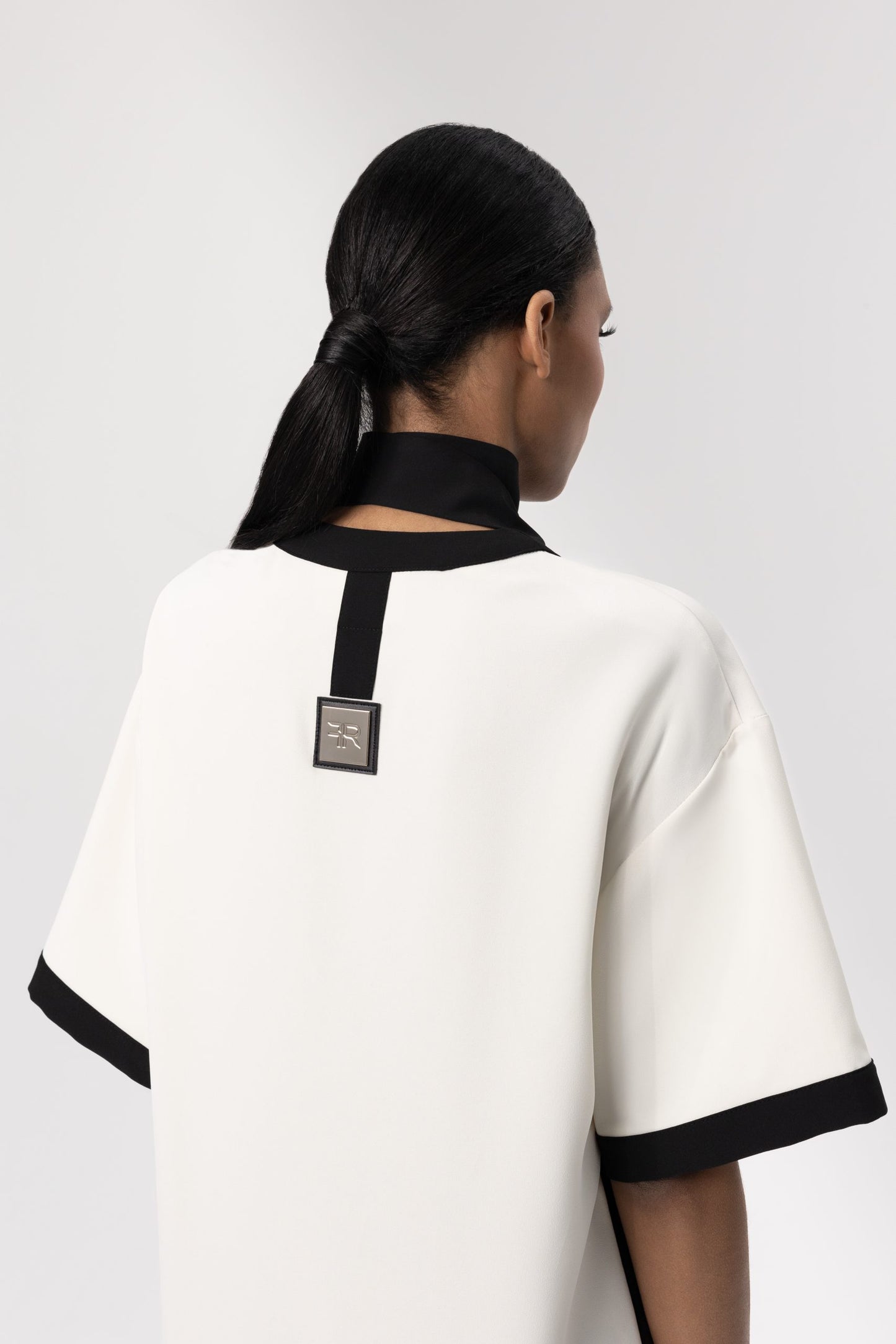 Milk Color V-Neck Dress-5