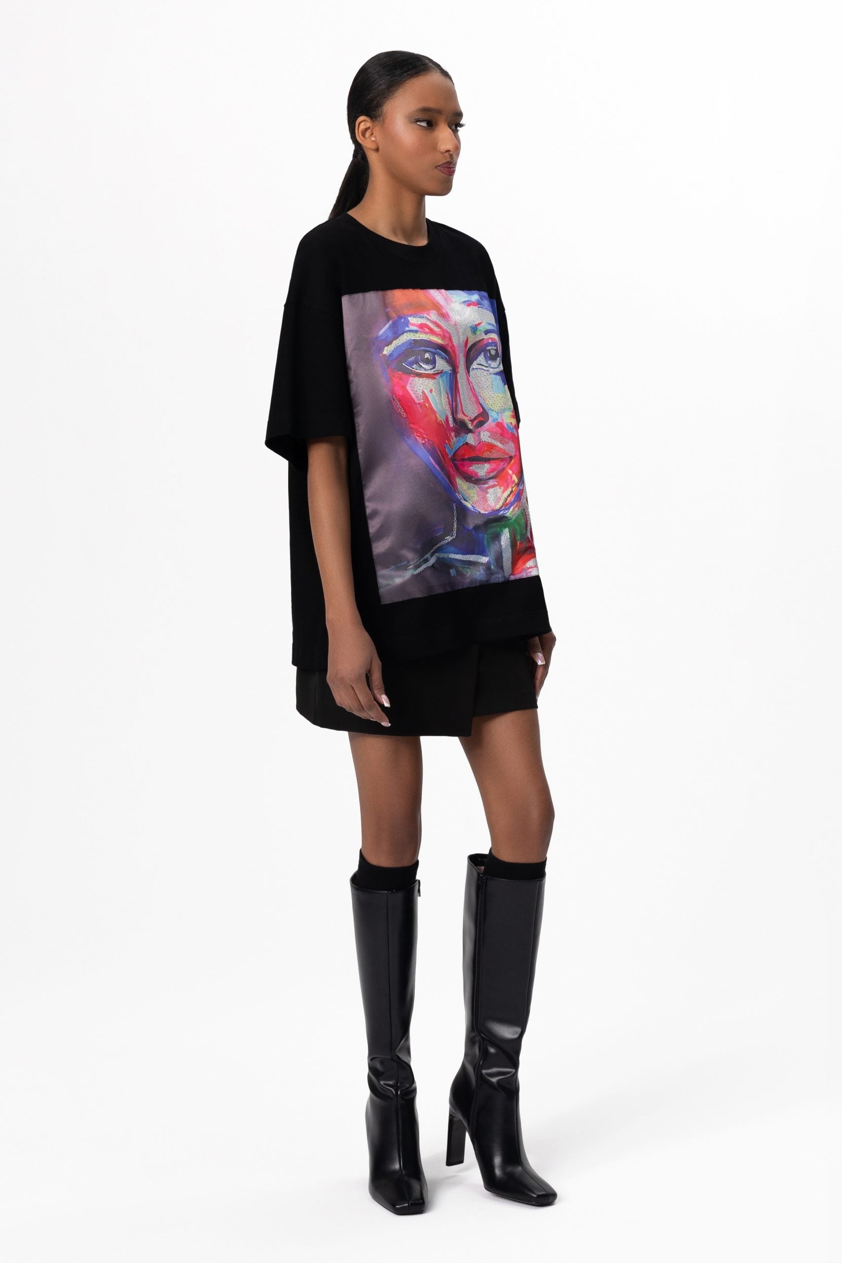 A wearable masterpiece that seamlessly blends art