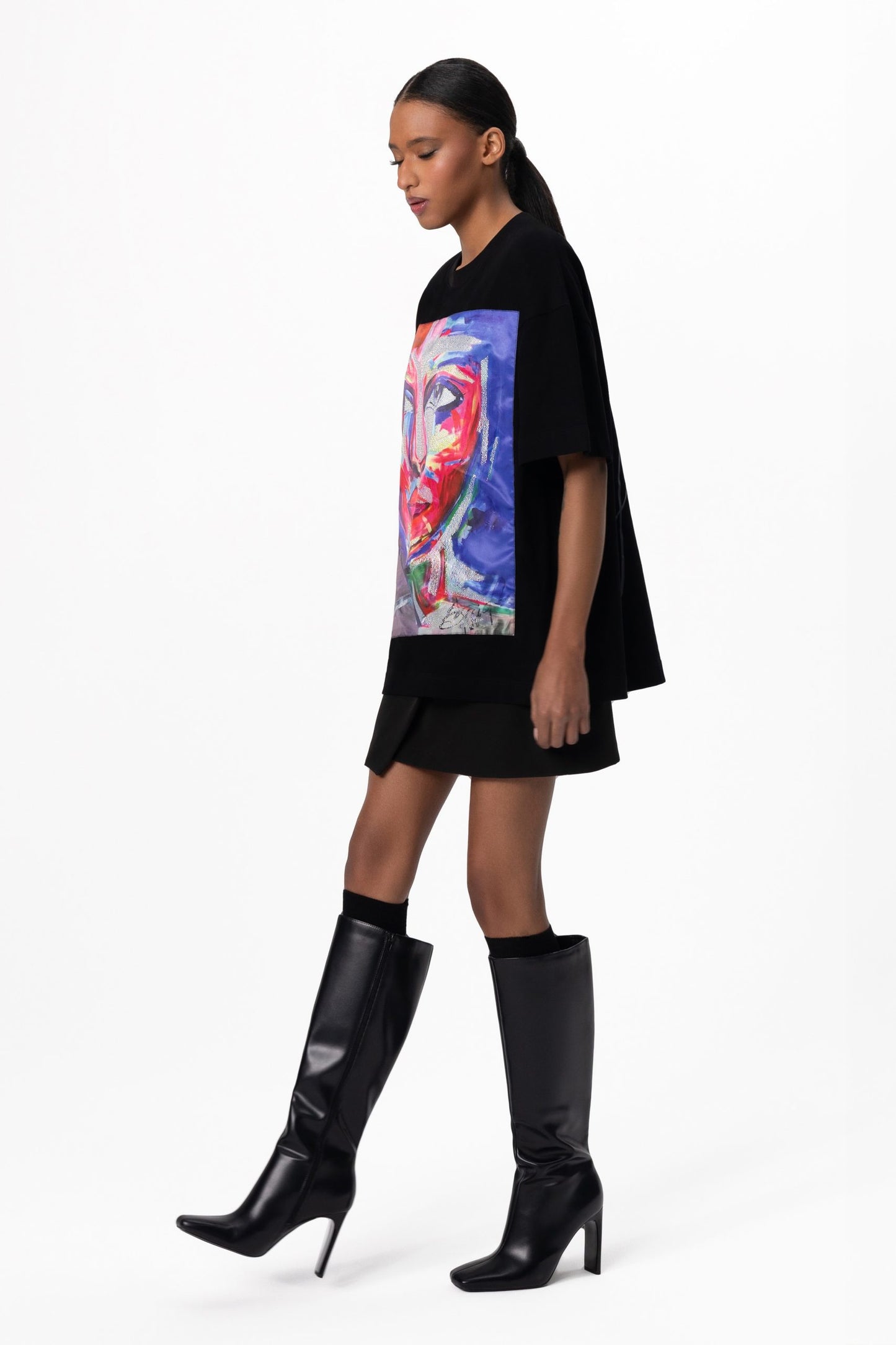 A wearable masterpiece that seamlessly blends art