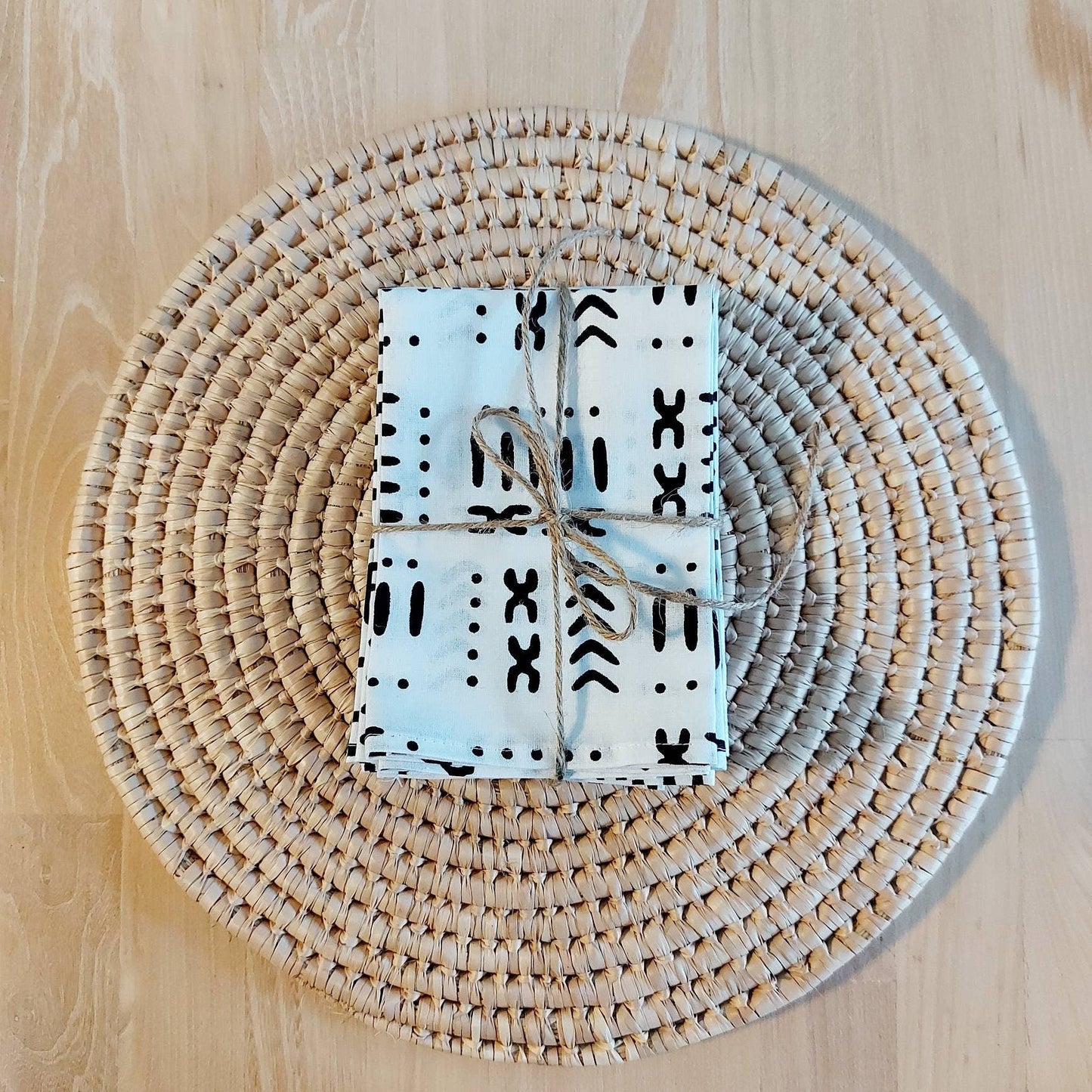 Set of 4 / 8 Napkins | 35x35cm | White Mudcloth Print Napkins-1