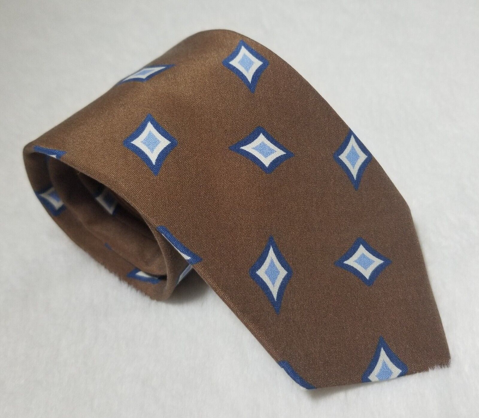 Brown Geometric Ancient Madder Silk Tie (Handmade in Italy)-0